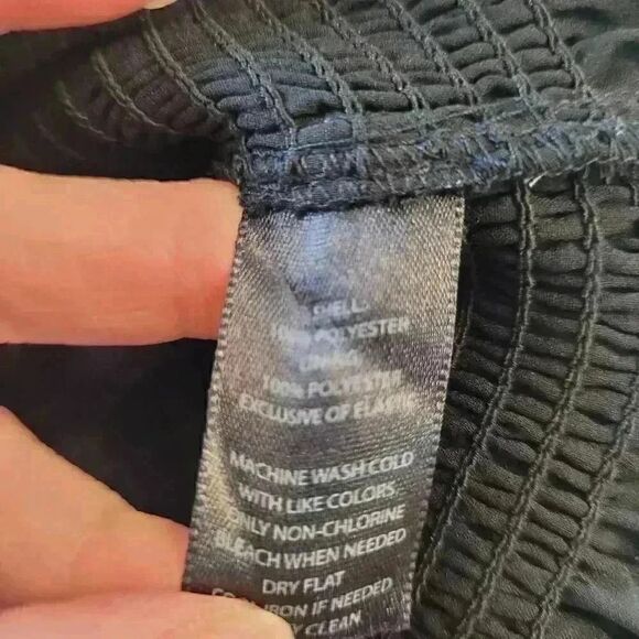 White House Black Market Women's Black & White Geometric Print Poly Georgette Li - Picture 8 of 9